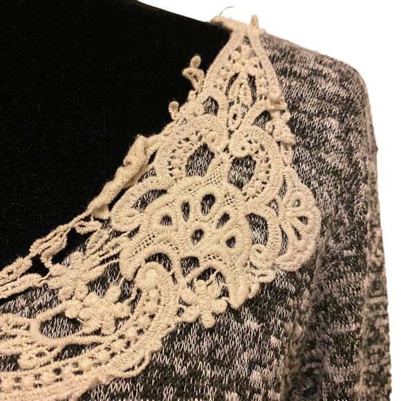 Charming Charlie Lightweight Gray Knit Crochet Collar Size M - Picture 5 of 11